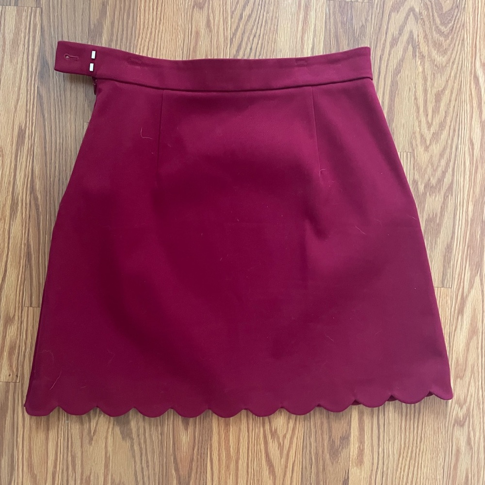 COS Short red skirt with scalloped detailing (size 8)